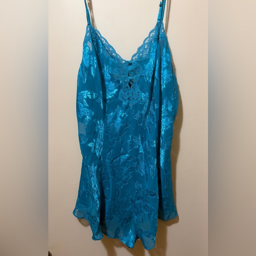 Plus size teal nightie